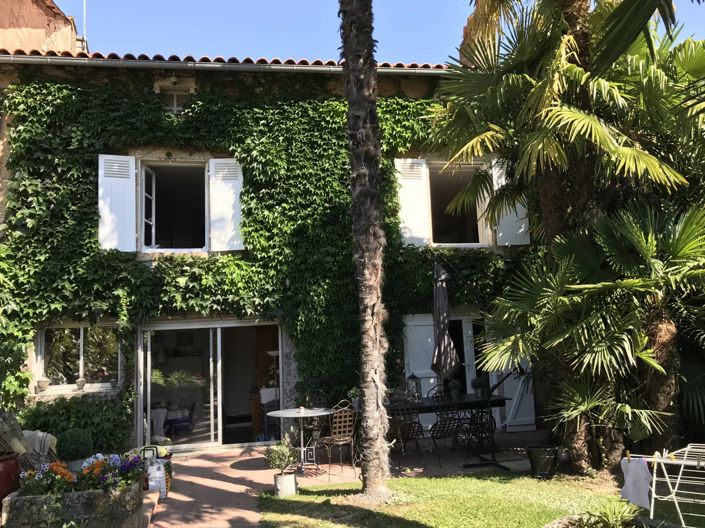 Image No.1-5 Bed House for sale