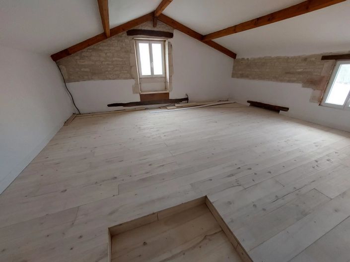 Image No.11-3 Bed House for sale