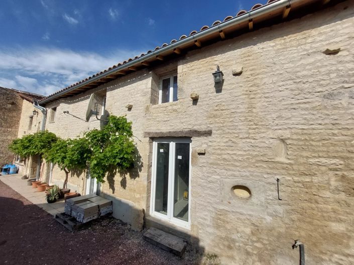 Image No.15-3 Bed House for sale