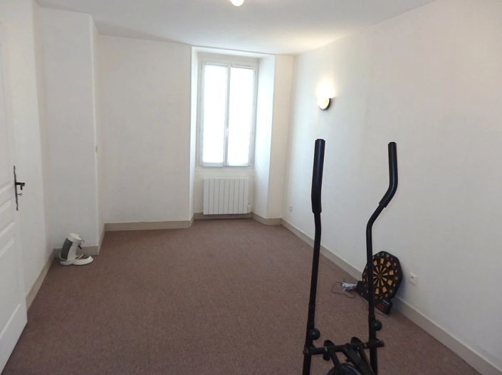 Image No.8-5 Bed House for sale