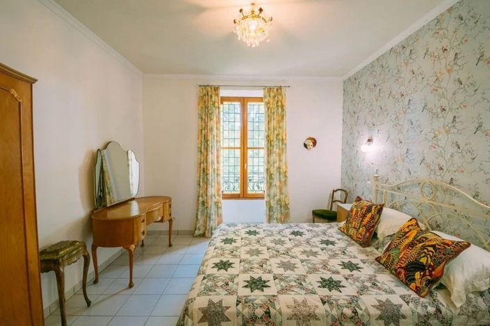 Image No.14-8 Bed House for sale