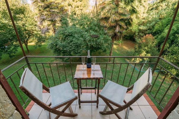 Image No.2-8 Bed House for sale