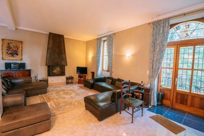 Image No.3-8 Bed House for sale