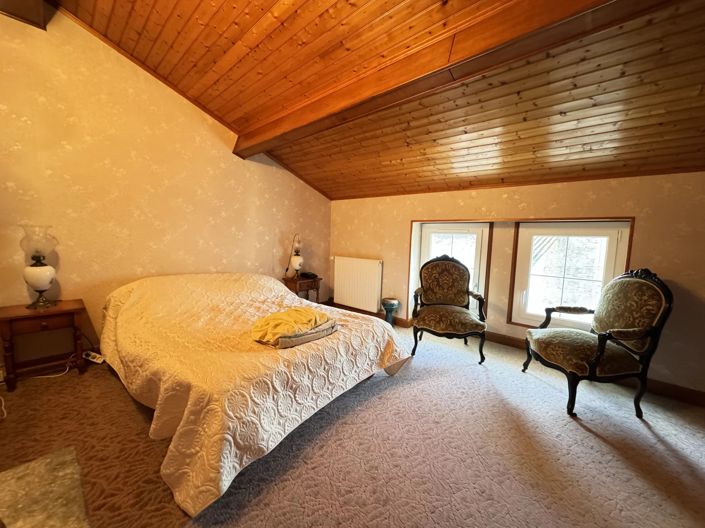 Image No.8-5 Bed House for sale