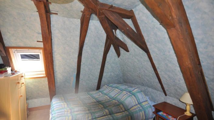 Image No.8-6 Bed House for sale