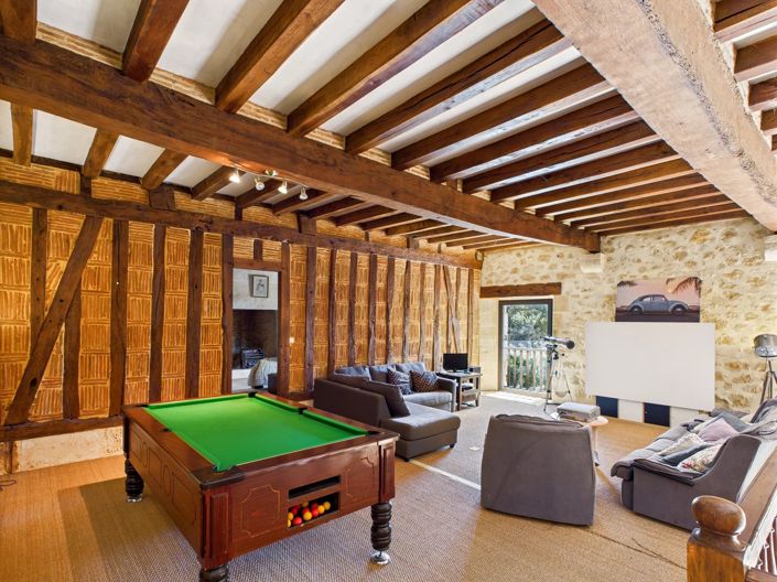 Image No.7-7 Bed House for sale