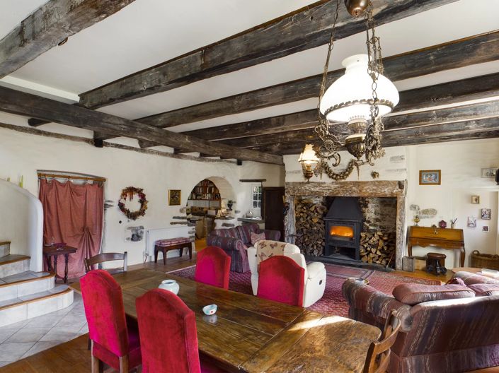 Image No.6-6 Bed House for sale