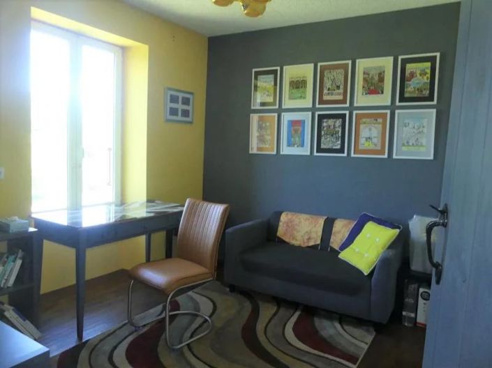 Image No.8-6 Bed House for sale