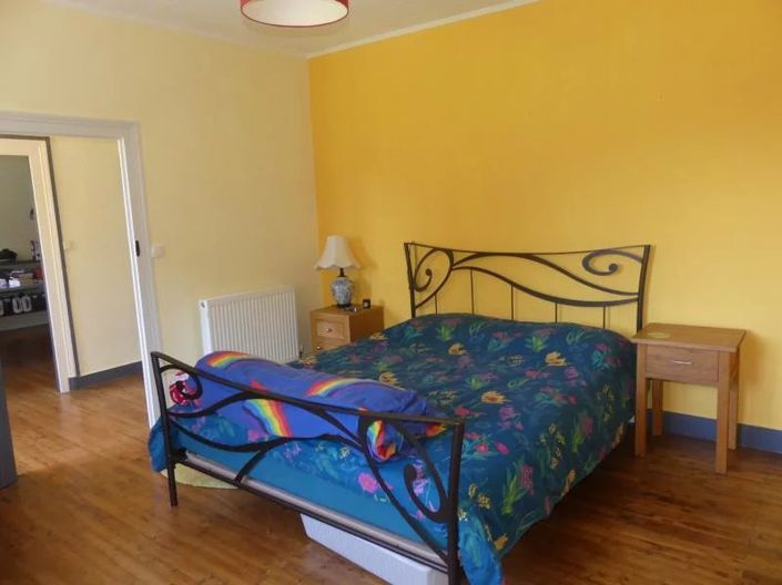 Image No.9-6 Bed House for sale