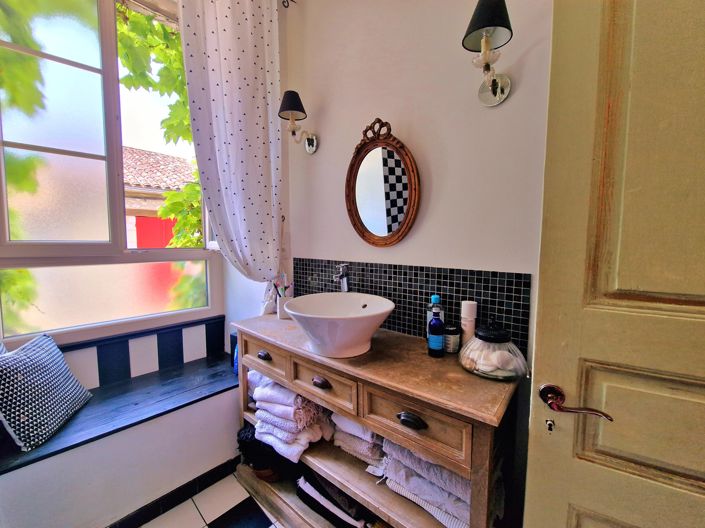 Image No.12-8 Bed House for sale