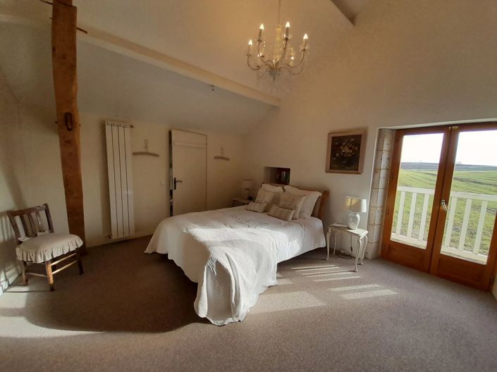 Image No.7-7 Bed House for sale