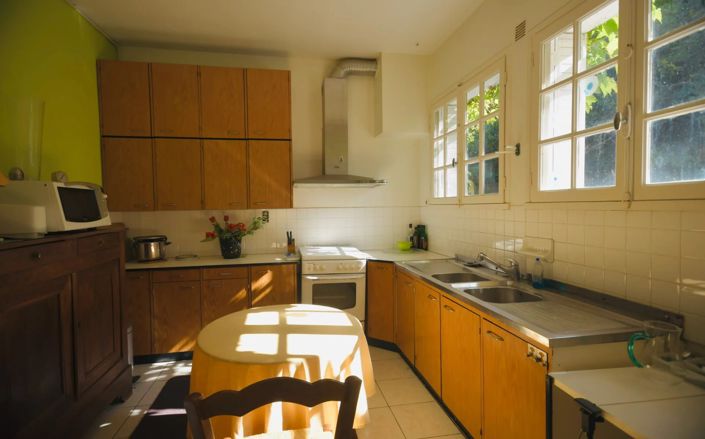 Image No.11-10 Bed House for sale