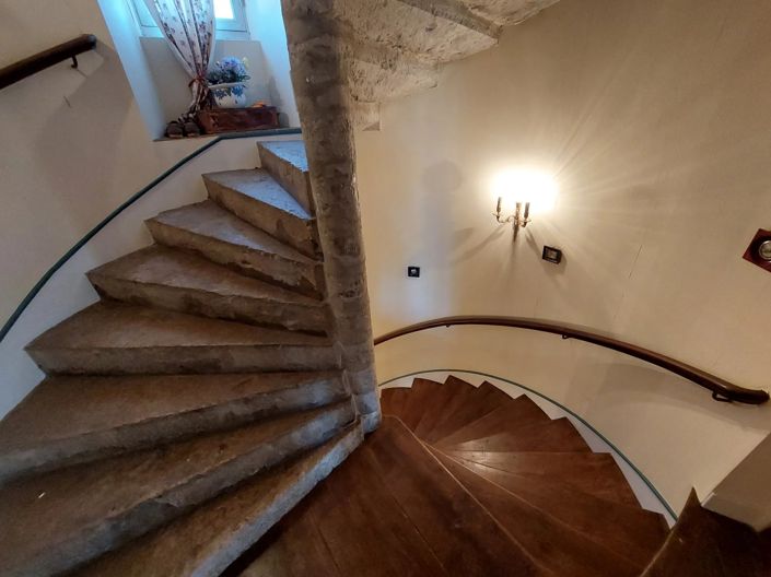 Image No.13-10 Bed House for sale