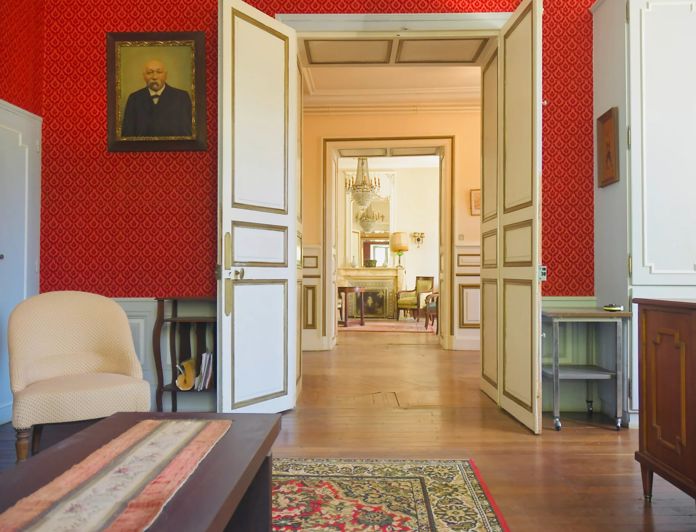 Image No.8-10 Bed House for sale