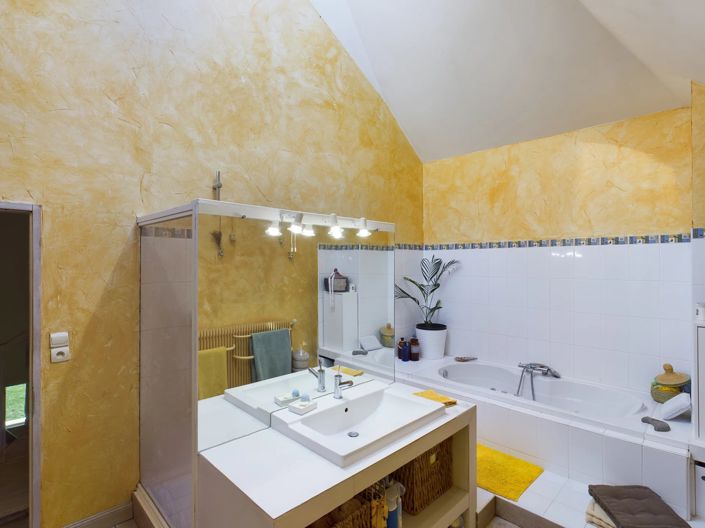 Image No.10-7 Bed House for sale