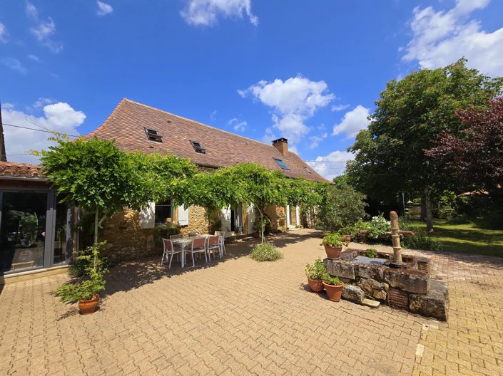 Image No.1-6 Bed House for sale