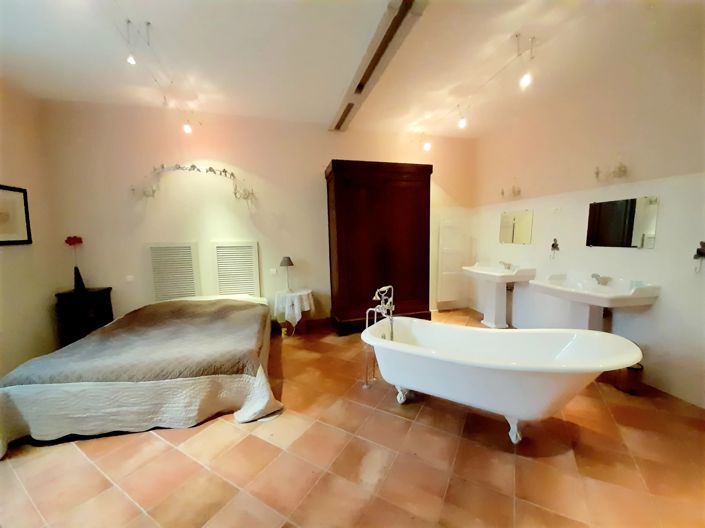 Image No.15-8 Bed Village House for sale