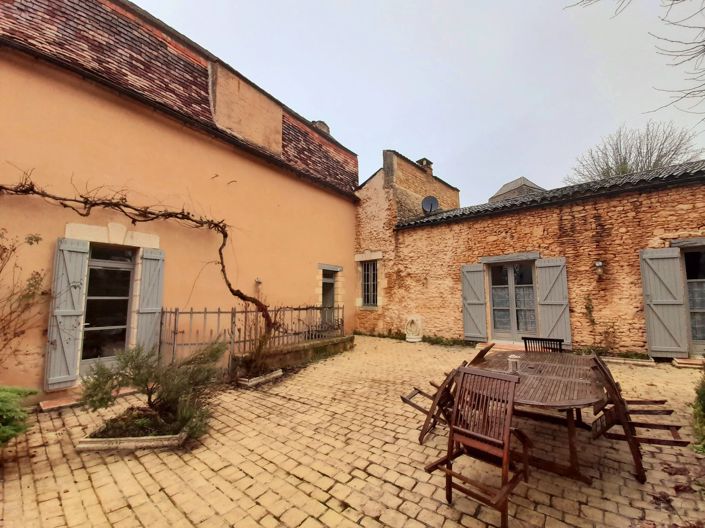 Image No.5-8 Bed Village House for sale