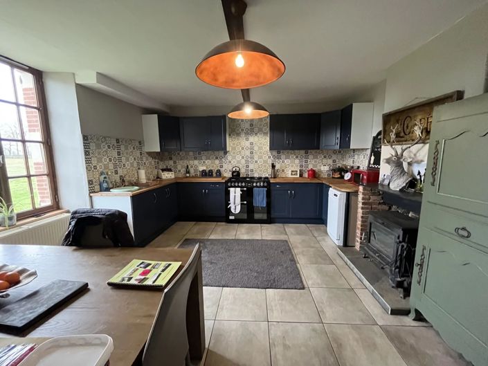 Image No.3-4 Bed House for sale