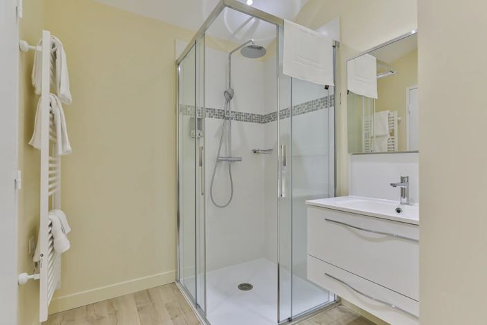 Image No.10-6 Bed House for sale