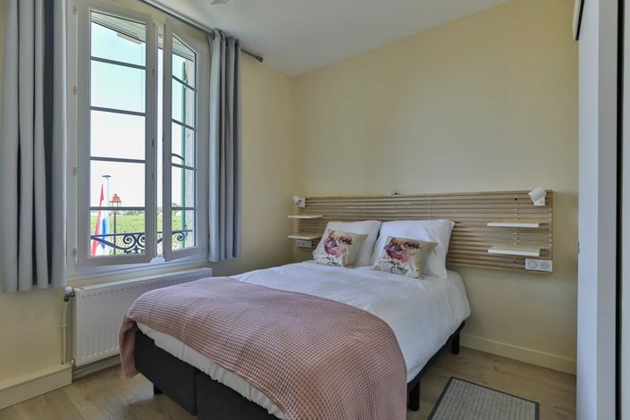 Image No.7-6 Bed House for sale