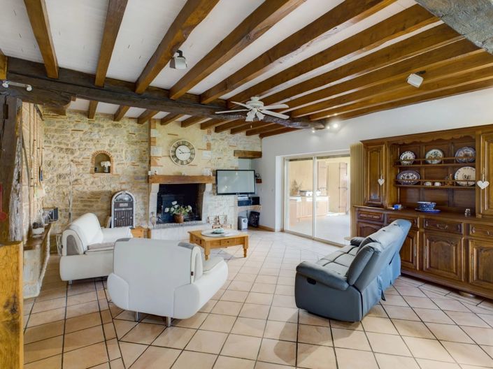 Image No.3-9 Bed House for sale