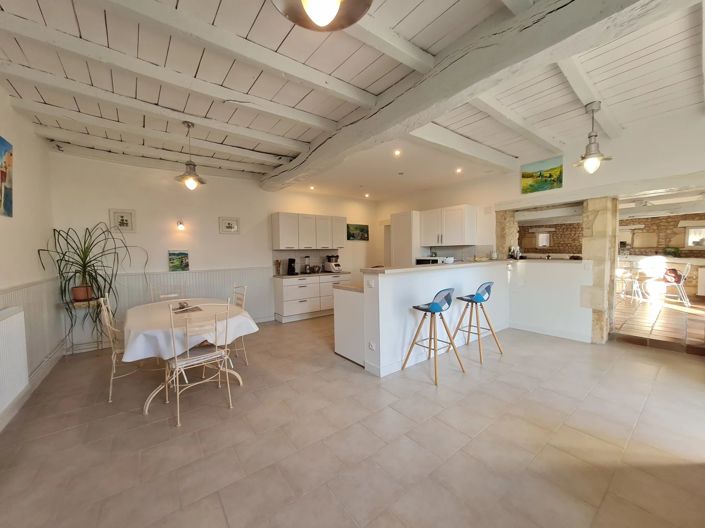 Image No.5-6 Bed House for sale