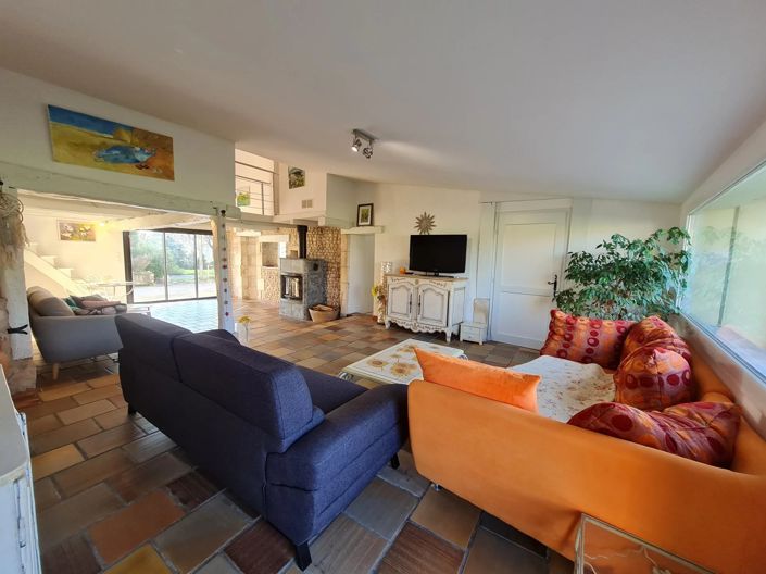 Image No.6-6 Bed House for sale