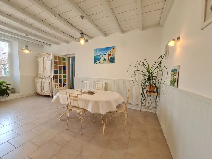 Image No.9-6 Bed House for sale