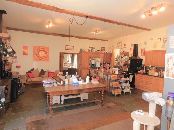 Image No.6-7 Bed House for sale