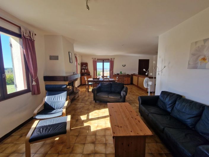 Image No.8-4 Bed House for sale