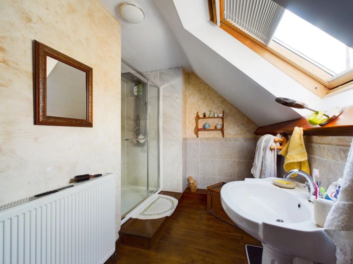 Image No.12-4 Bed House for sale