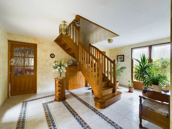 Image No.7-4 Bed House for sale