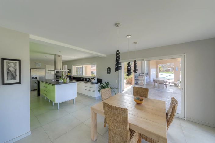 Image No.8-3 Bed House for sale