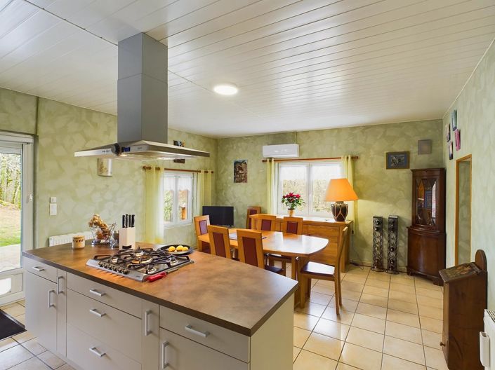 Image No.12-5 Bed Village House for sale