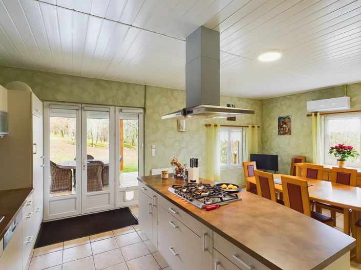 Image No.2-5 Bed Village House for sale