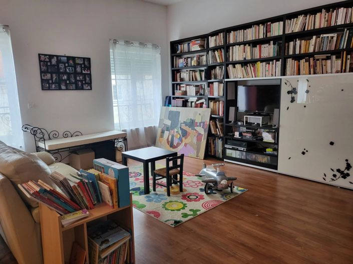 Image No.10-6 Bed House for sale