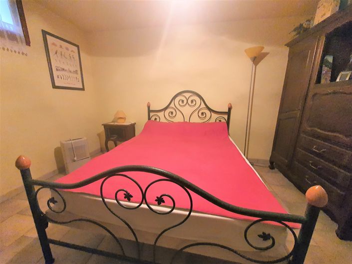 Image No.9-3 Bed House for sale