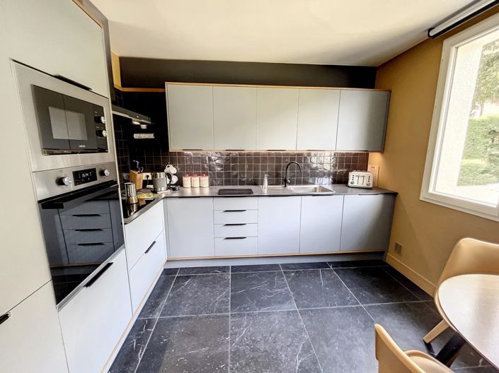 Image No.3-2 Bed House for sale