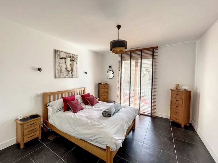 Image No.6-2 Bed House for sale