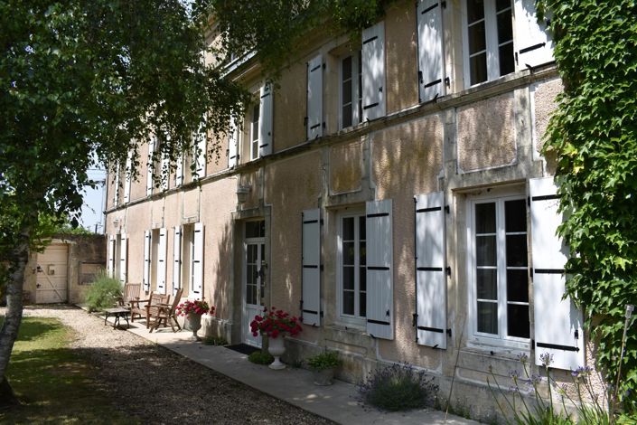 Image No.1-15 Bed Village House for sale