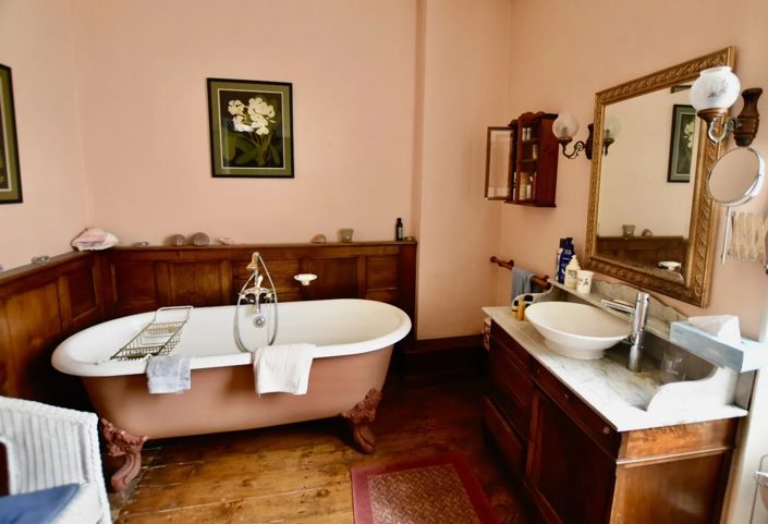 Image No.12-15 Bed Village House for sale