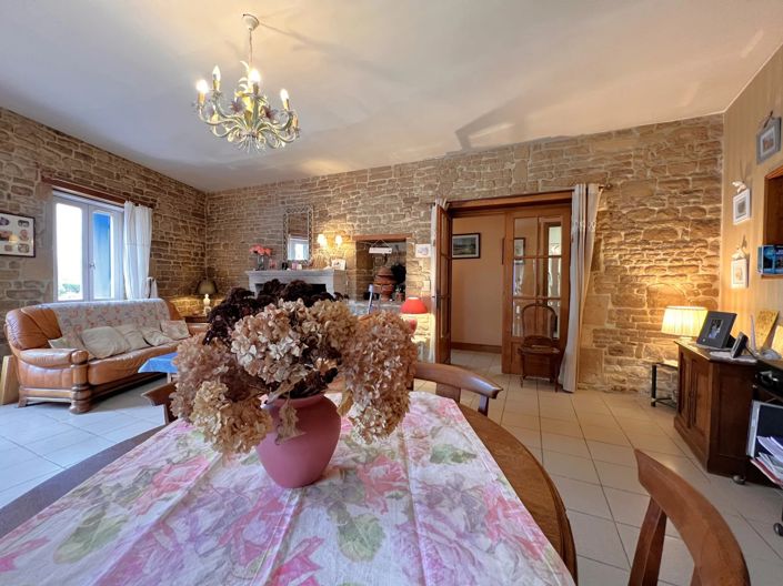 Image No.6-5 Bed House for sale