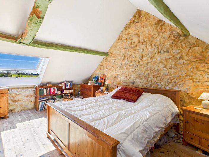 Image No.9-8 Bed House for sale