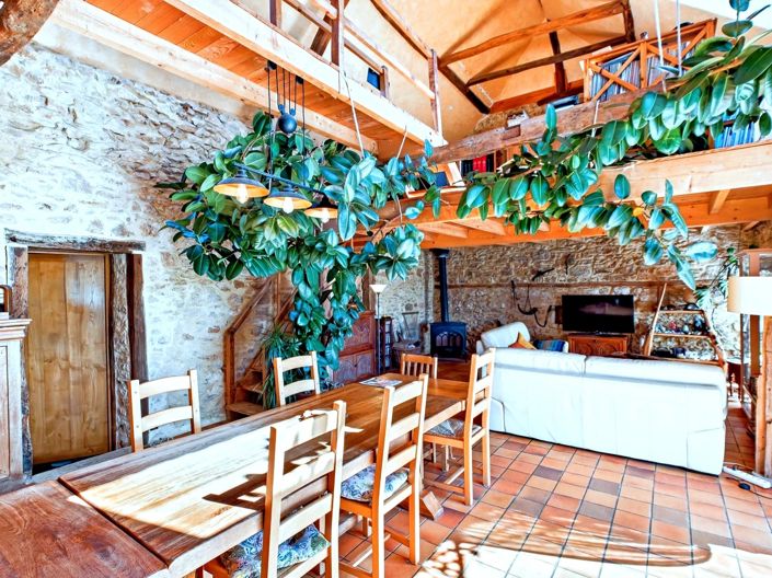 Image No.4-8 Bed House for sale