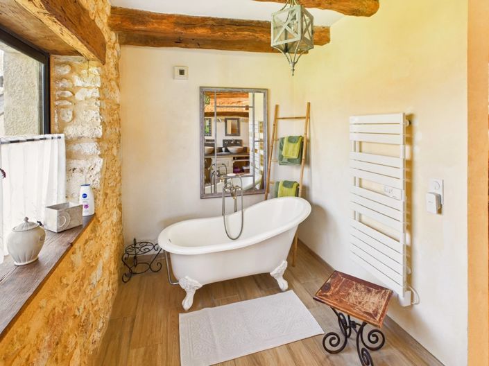 Image No.8-8 Bed House for sale