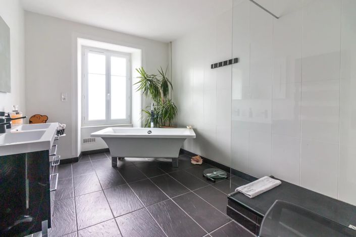 Image No.14-5 Bed House for sale