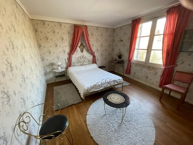 Image No.6-5 Bed House for sale