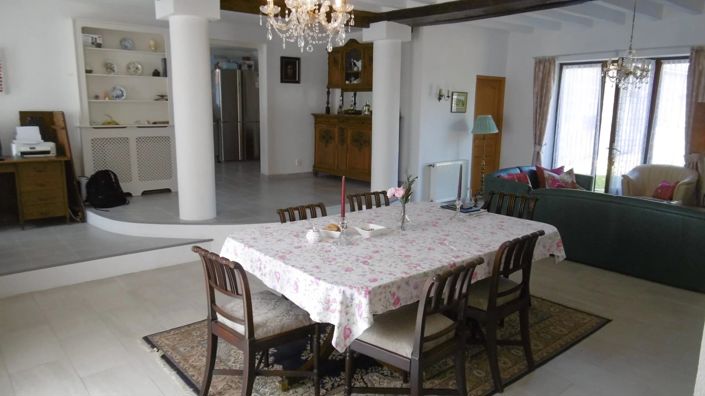 Image No.3-8 Bed House for sale