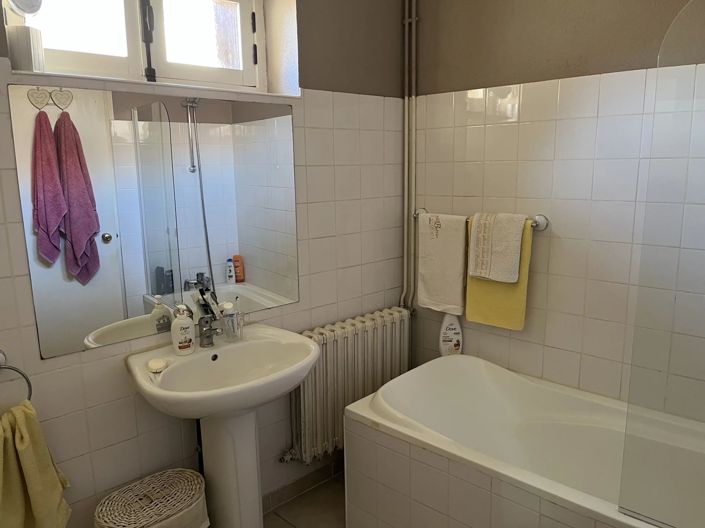 Image No.8-1 Bed House for sale